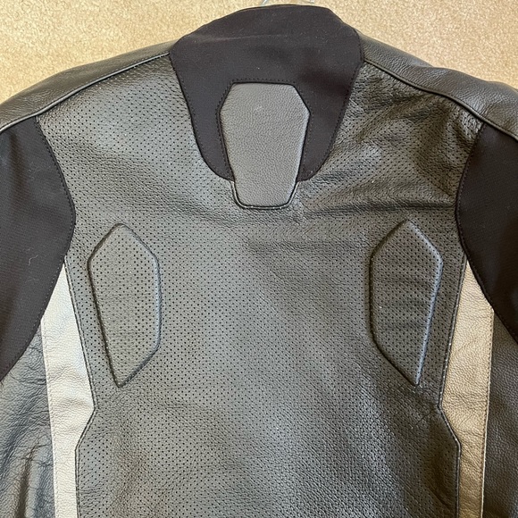 Alpinestars Faster Airflow black leather jacket men’s 42. Euro 52 - Picture 6 of 6